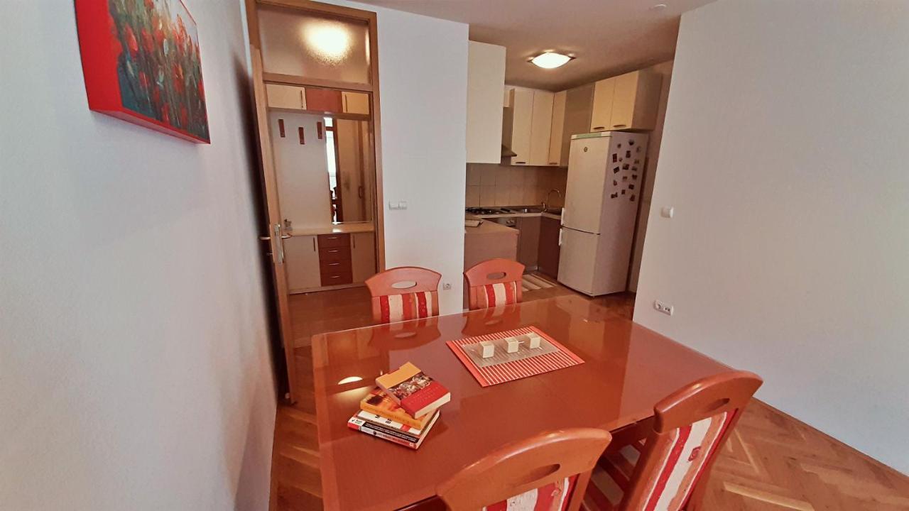 Apartment Jen Omiš Buitenkant foto