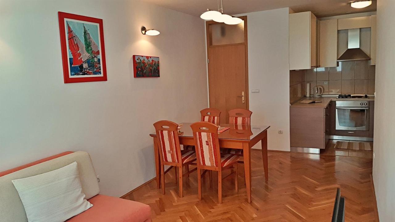 Apartment Jen Omiš Buitenkant foto