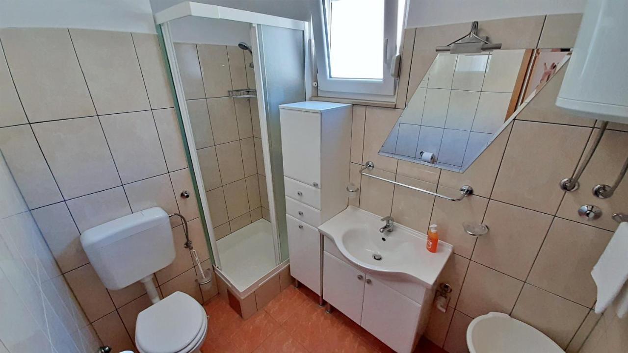 Apartment Jen Omiš Buitenkant foto